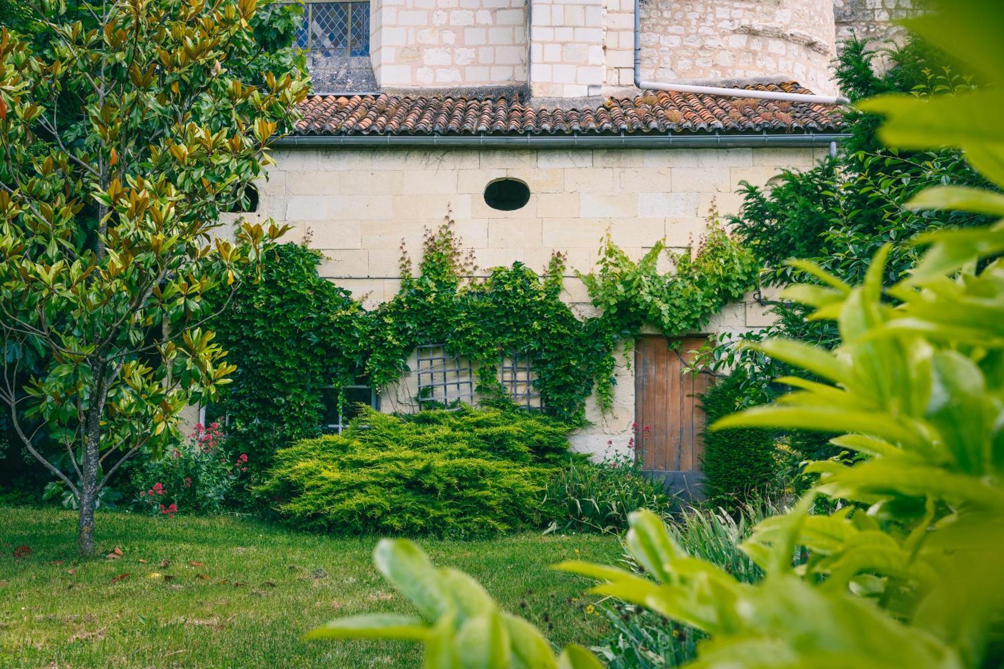 Le Prieure Sainte Croix Ξενοδοχείο Loudun Εξωτερικό φωτογραφία