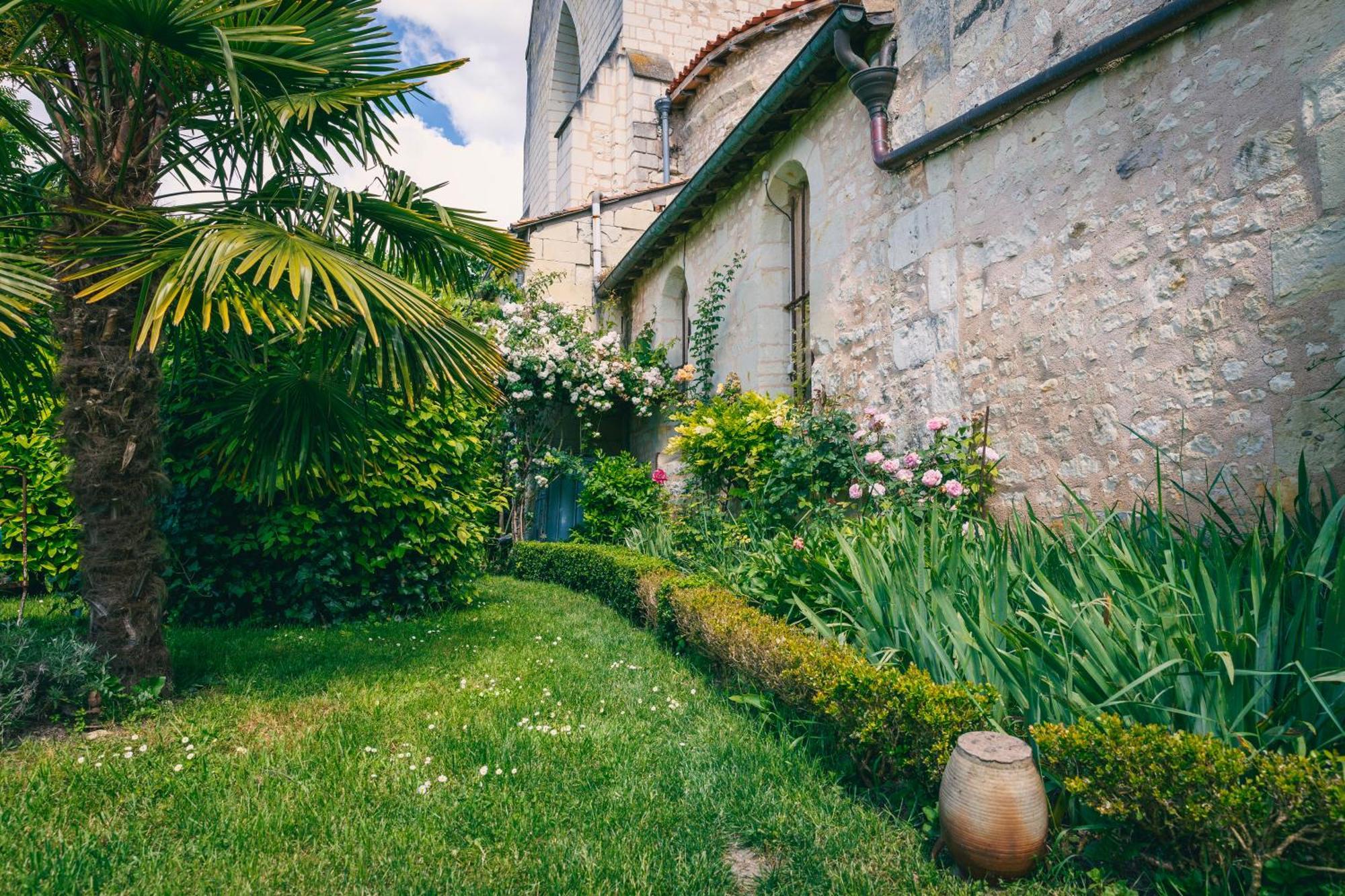 Le Prieure Sainte Croix Ξενοδοχείο Loudun Εξωτερικό φωτογραφία